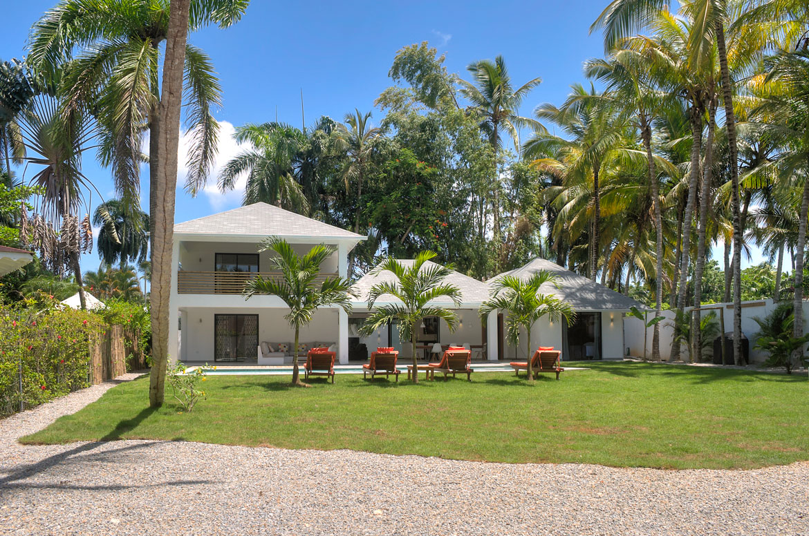Villa Panama piscina y jardín