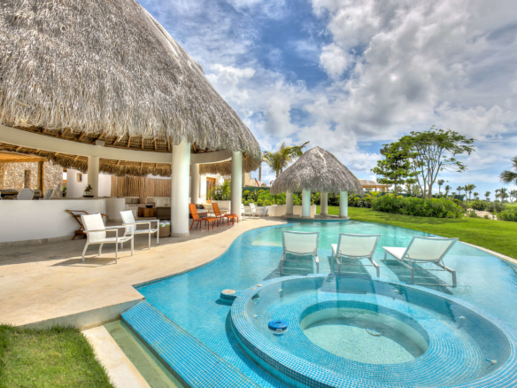 Villa Cayuco 9 Piscina 02